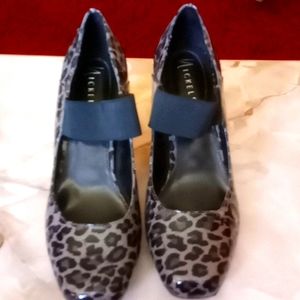 🐆Nickels leapord heels🐆